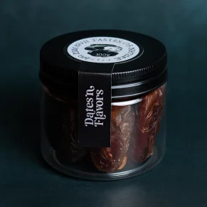برطمان تمر مجدول بالمكسرات 100 جم – تمر طبيعي فاخر مع مكسرات مغذية Medjool Dates with Nuts Jar – Natural Snack with Fiber and Energy Boost (100g)