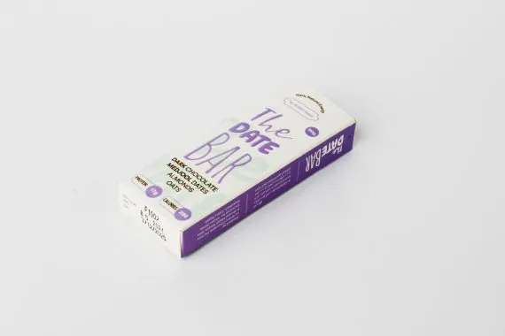 بار تمر مجدول ولوز مع الشوكولاتة الداكنة من Dates 'n Flavors مع شوكولاتة داكنة – سناك صحي طبيعي غني بالبروتين والطاقة Dates 'n Flavors Medjool Dates and Almond Bar with Dark Chocolate – Healthy Natural Protein Snack