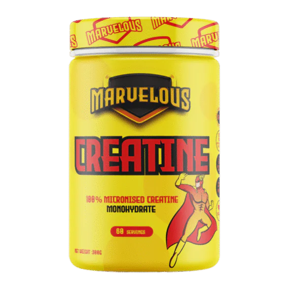 مارفيلوس كرياتين – مكمل كرياتين مونوهيدرات نقي بدون نكهة، عبوة صفراء بحجم 68 جرعة، يدعم القوة والطاقة وبناء العضلات Marvelous Creatine – Yellow jar with superhero graphic, contains 100% micronized creatine monohydrate, 68 servings, ideal for strength and muscle building