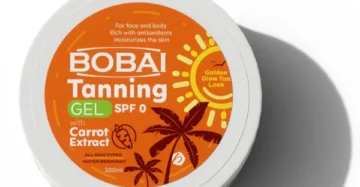بوباى تانينج جل – 300 مل، جل يمنح بشرة برونزية طبيعية مع ترطيب ولمعان. Bobai Tanning Gel – 300ml, tanning gel for natural bronze skin with hydration and glow.
